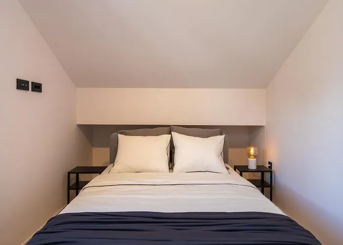 Gretchen Apartment *